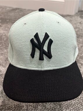 New Era MLB New York Yankees Mint Chip 59Fifty Fitted Size 7 3/8 Hat